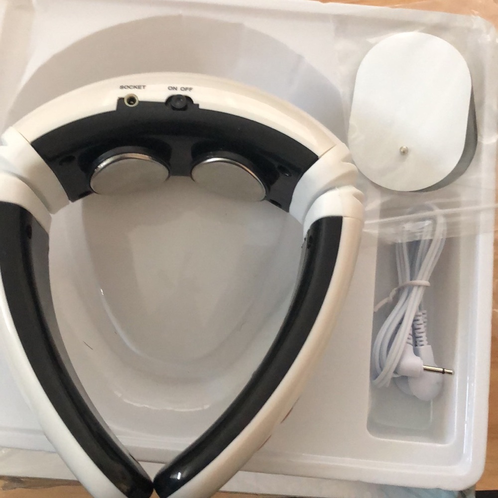 😊NeckRelax neck massager I have 2 new in box never used😊. - Picture 8 of 11